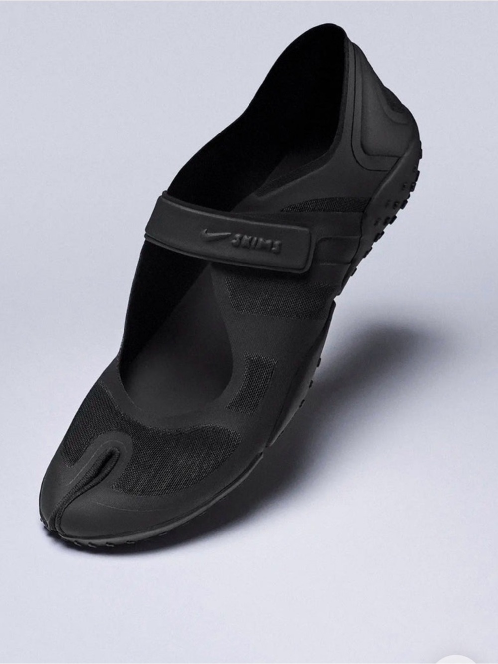 SKIMS Black Women's Athletic Mary Jane Split-Toe Shoe